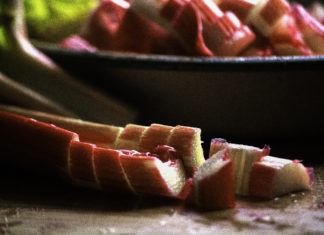 Rhubarb Sauce in the Instant Pot
