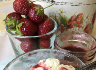 Honey Balsamic Strawberry Sauce in the Instant Pot