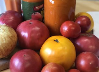 Fresh Tomato Sauce in the Instant Pot
